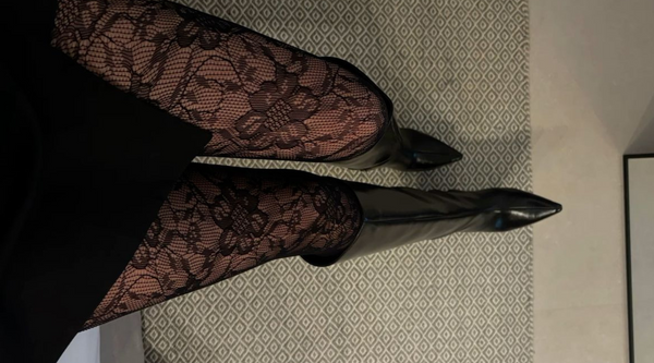 5 Chic Ways to Style Fishnet Tights (Without Overdoing It)